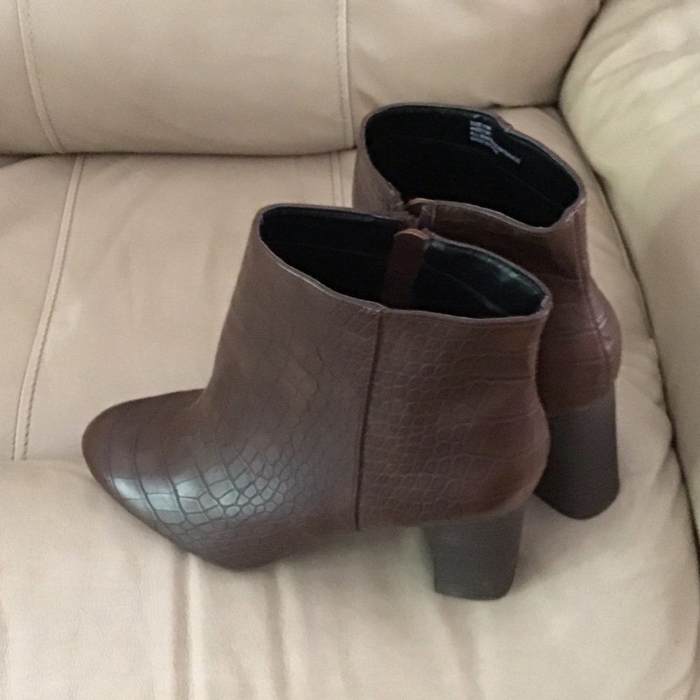 Brown Ankle Boots size 11W